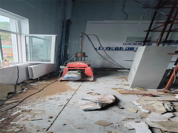 得荣地基基础下沉墙体裂缝加固注浆顶升施工